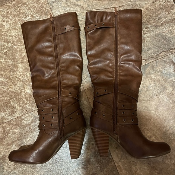 Wide calf high heel boot - Picture 4 of 5